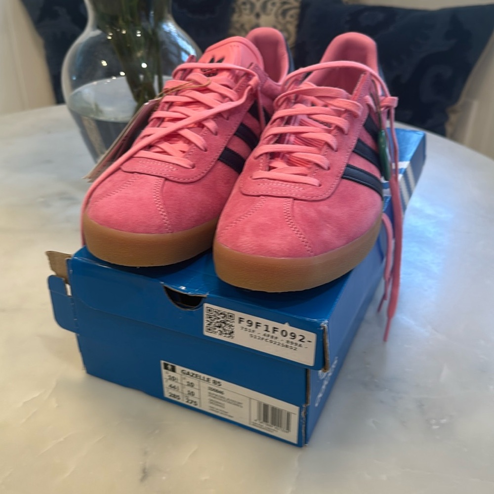 Brand new Men’s Adidas Gazelle 85 Pink Size 10.5